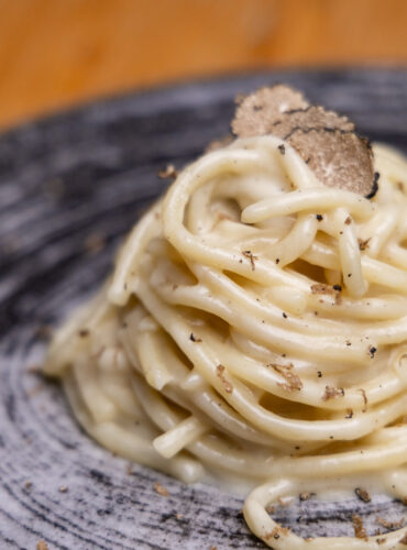 pici cacio e pepe e tartufo